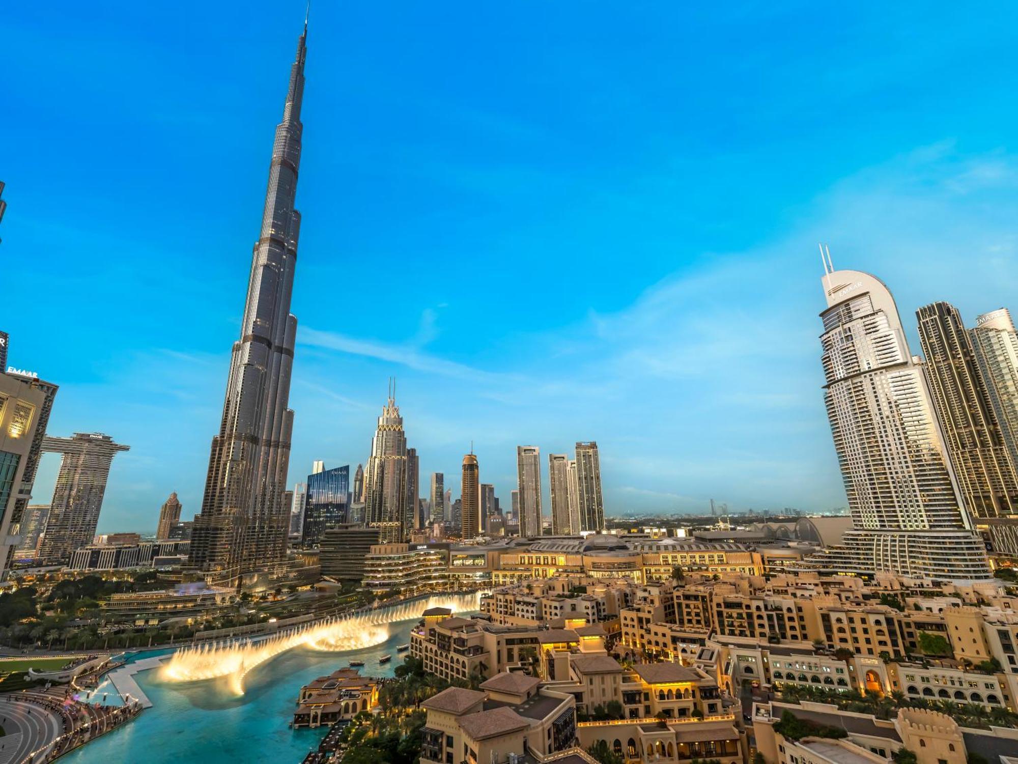 4 Bhk In Downtown With Iconic Burj Khalifa Views, 2 Minutes Walk To Dubai Mall Apartment *