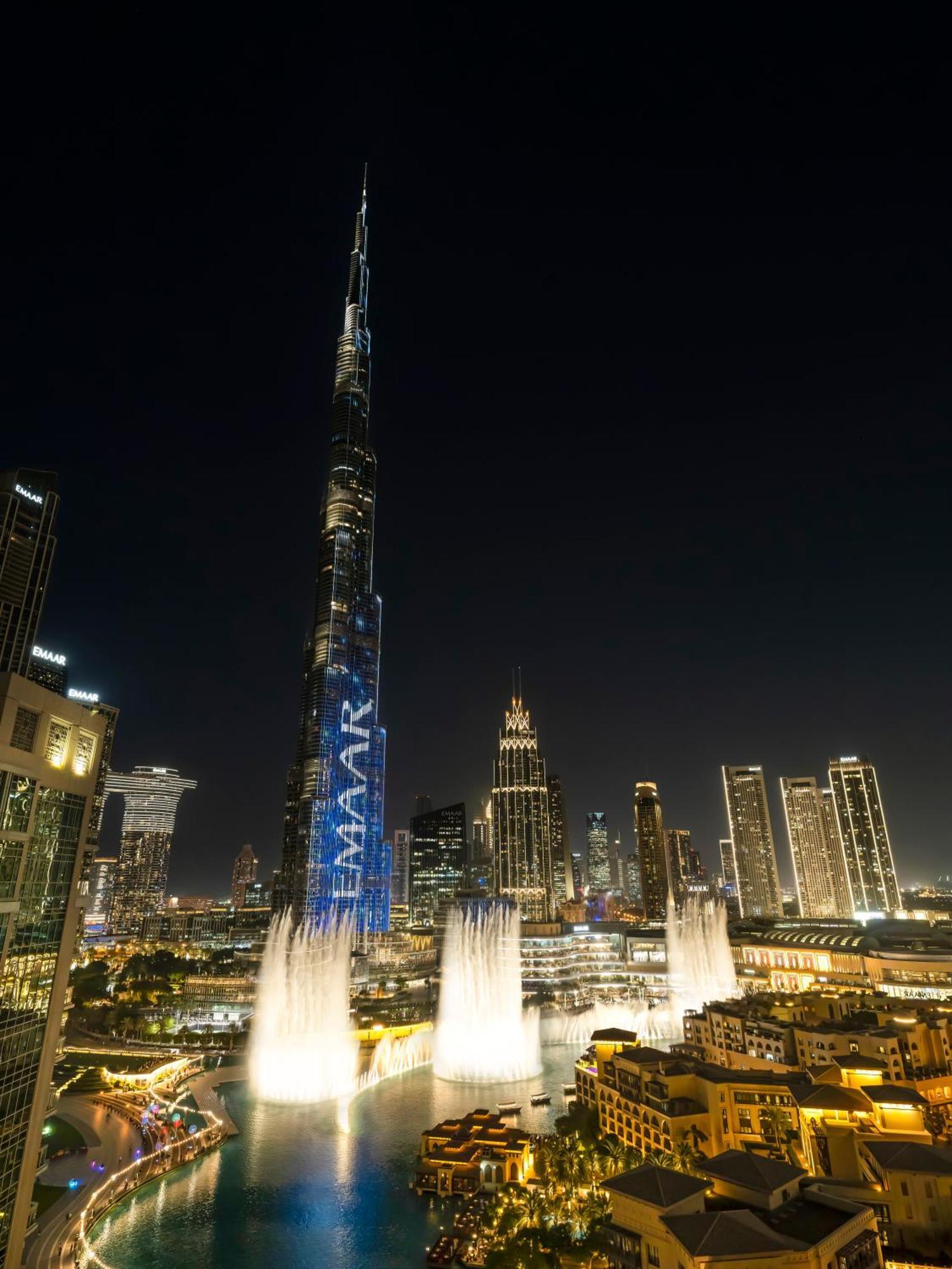 Apartment 4 Bhk In Downtown With Iconic Burj Khalifa Views, 2 Minutes Walk To Dubai Mall *