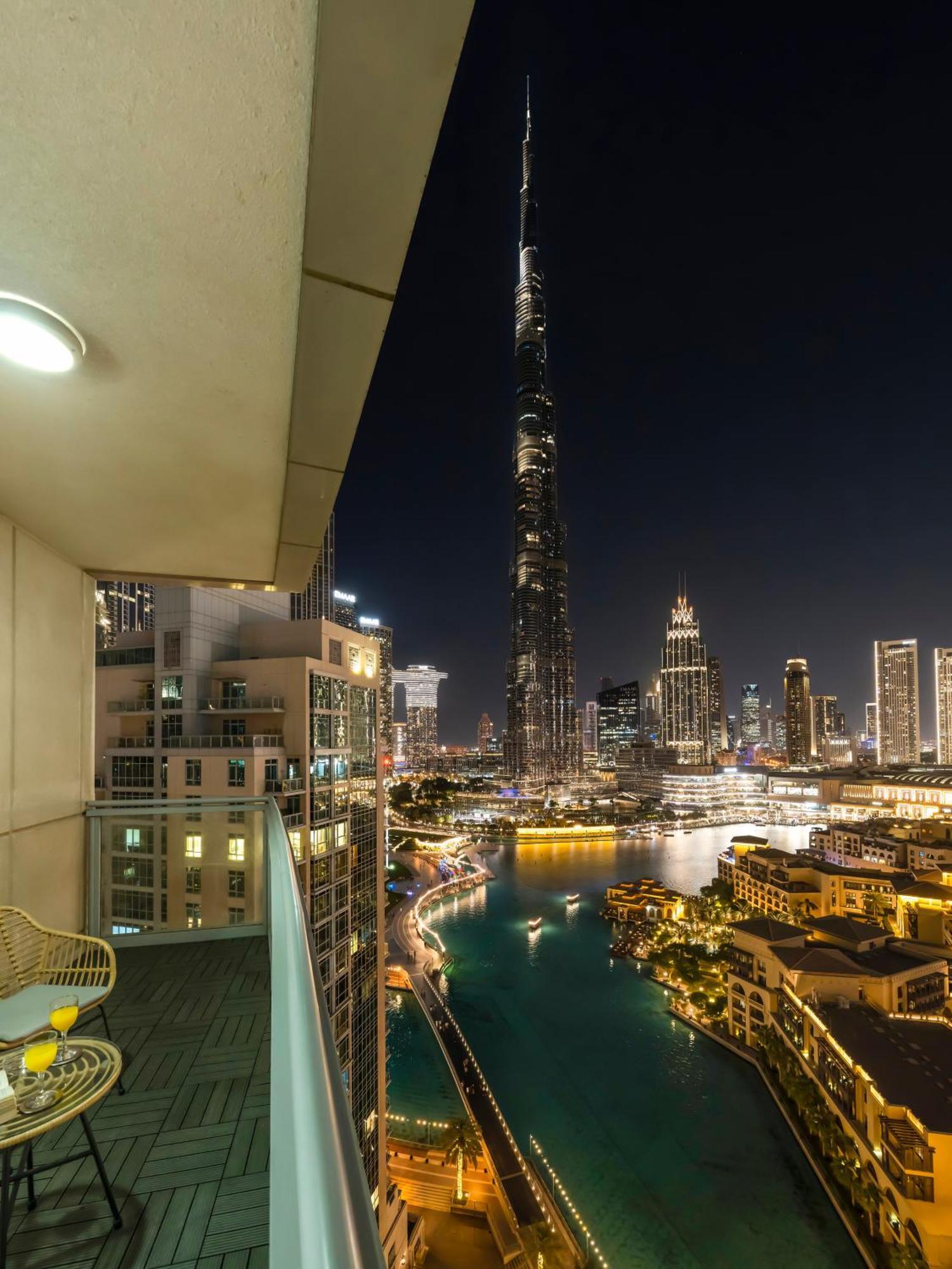 4 Bhk In Downtown With Iconic Burj Khalifa Views, 2 Minutes Walk To Dubai Mall * Dubai