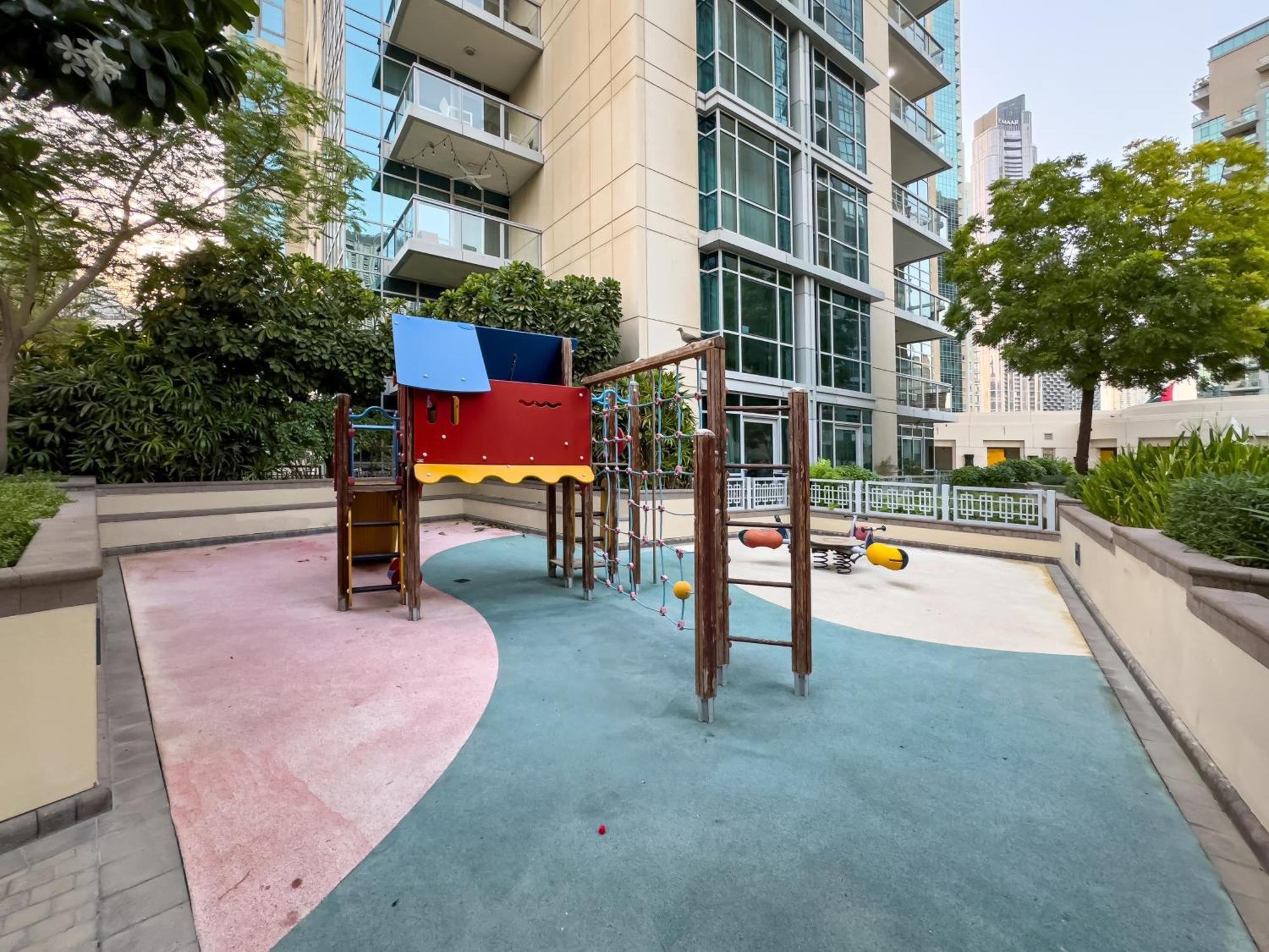 4 Bhk In Downtown With Iconic Burj Khalifa Views, 2 Minutes Walk To Dubai Mall Apartment *