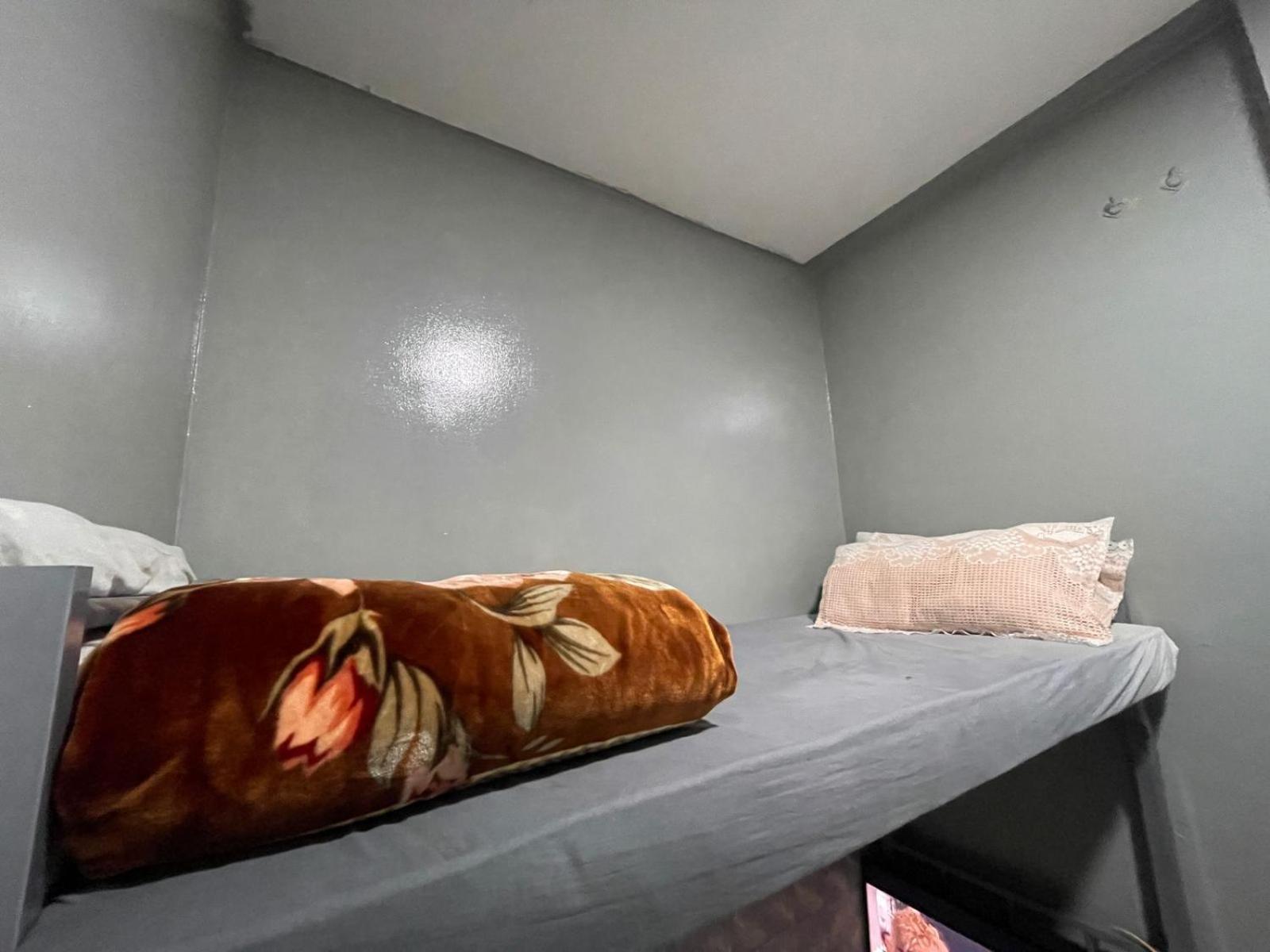 Capsule hotel Capsule Bed *