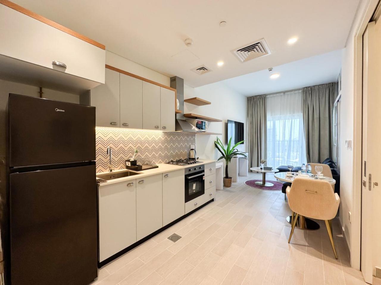 Luxury In Golfville Hills