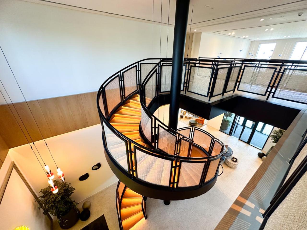 Luxury In Golfville Hills Apartment