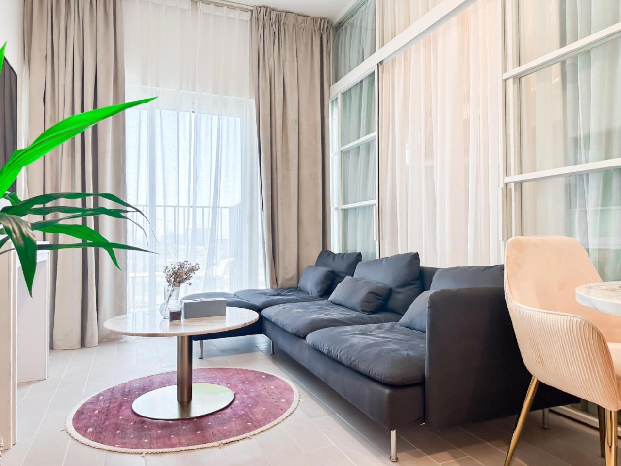 Luxury In Golfville Hills *