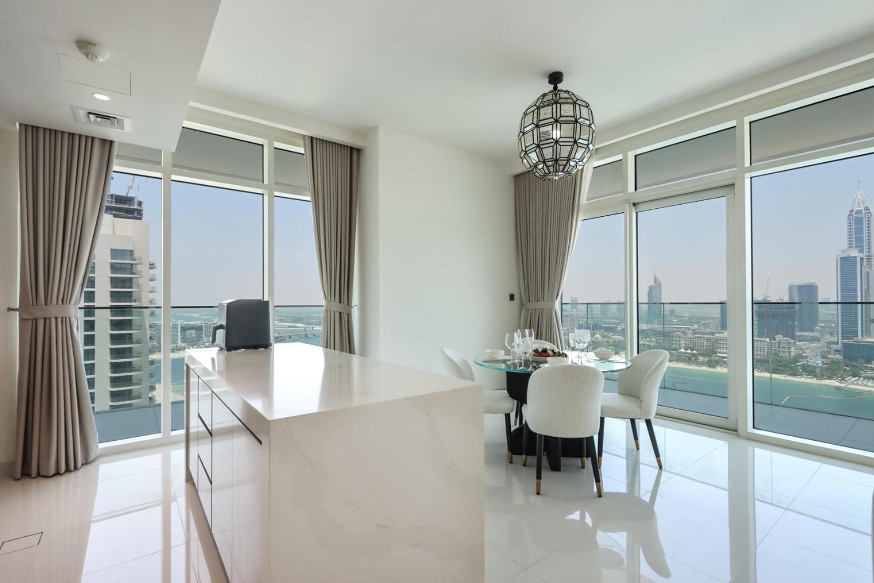 Apartment Livbnb- 3br With Marina Skyline View Dubai