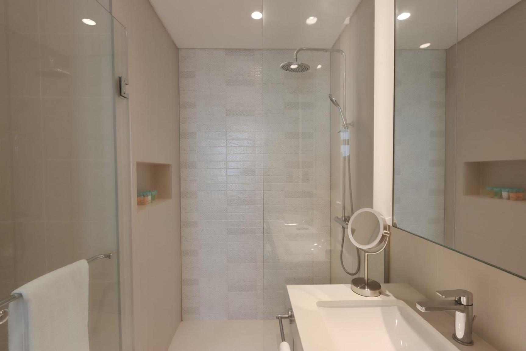 Livbnb- 3br With Marina Skyline View Dubai