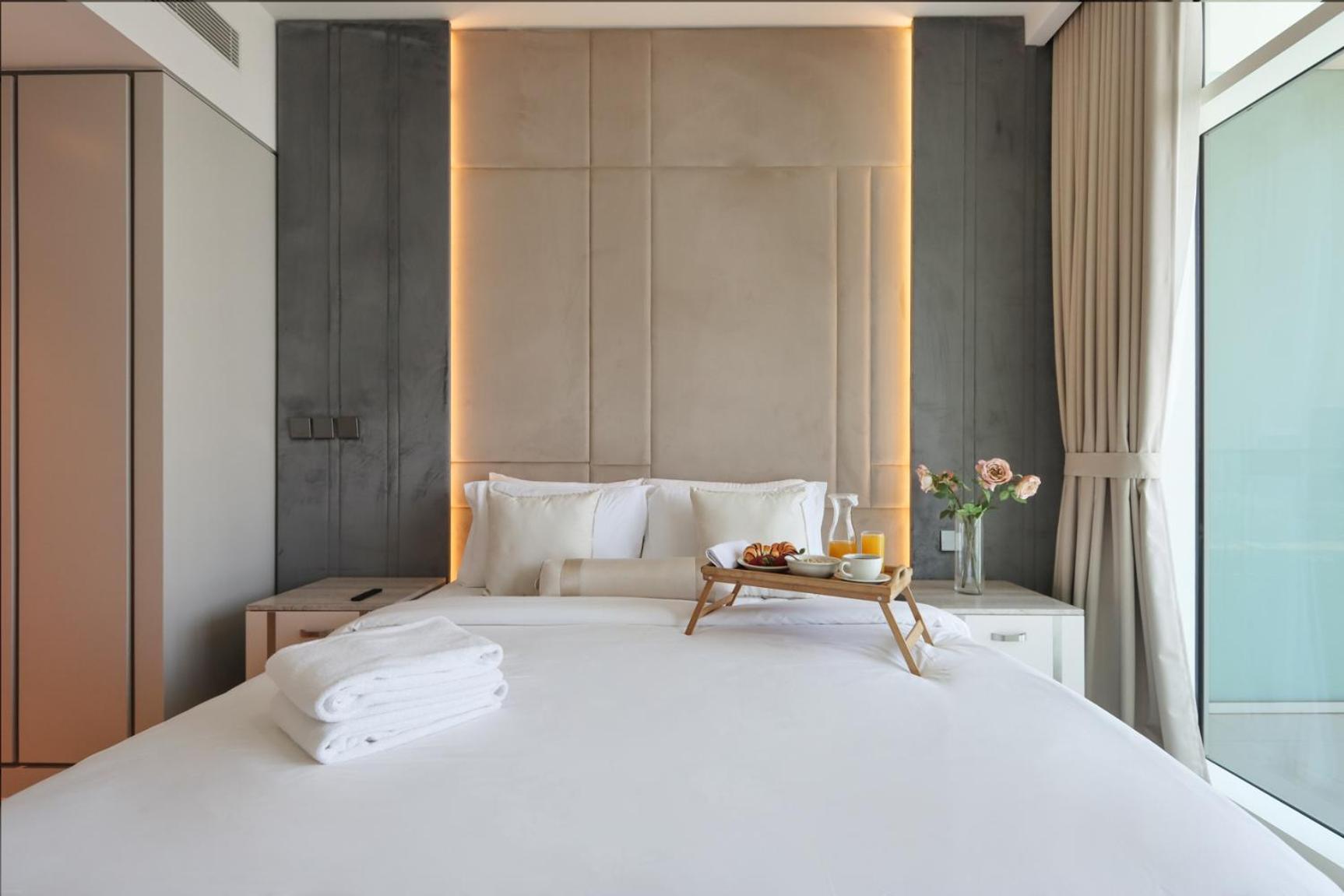 Livbnb- 3br With Marina Skyline View * Dubai