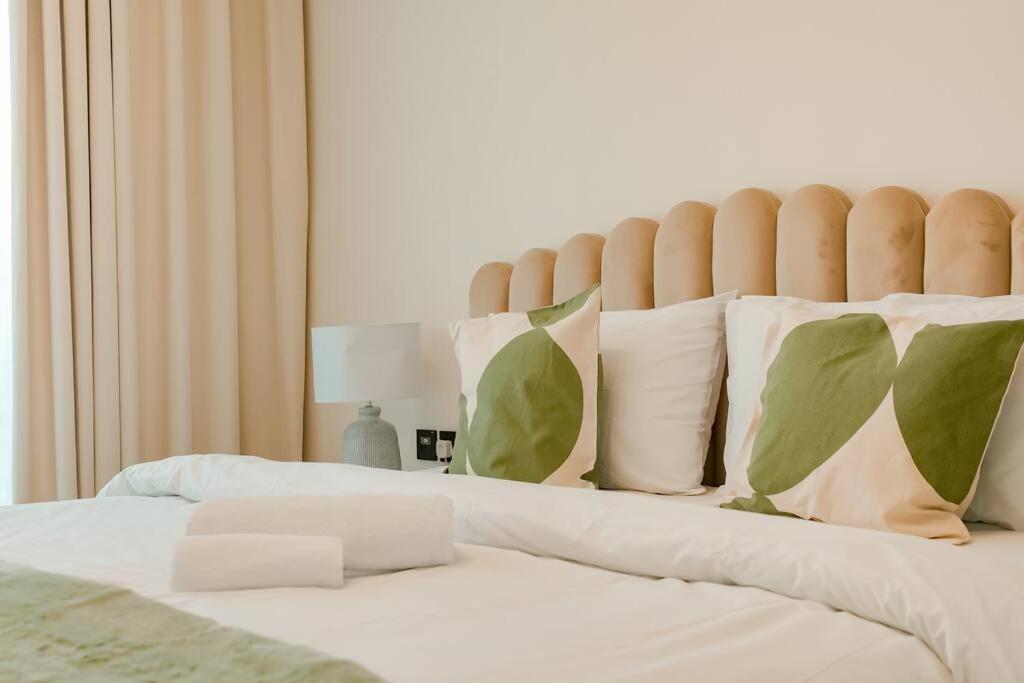 Luxury 1br In Jvc W Pool Gym Parking And Close To Attractions Apartment Dubai