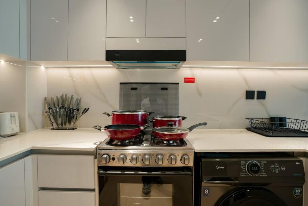 Apartment Luxury 1br In Jvc W Pool Gym Parking And Close To Attractions