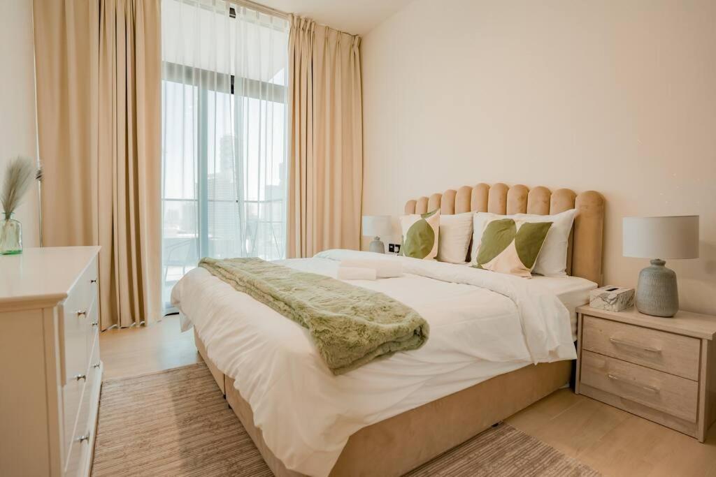 Luxury 1br In Jvc W Pool Gym Parking And Close To Attractions Apartment