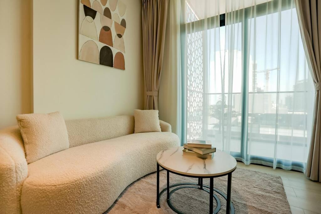 Apartment Luxury 1br In Jvc W Pool Gym Parking And Close To Attractions Dubai