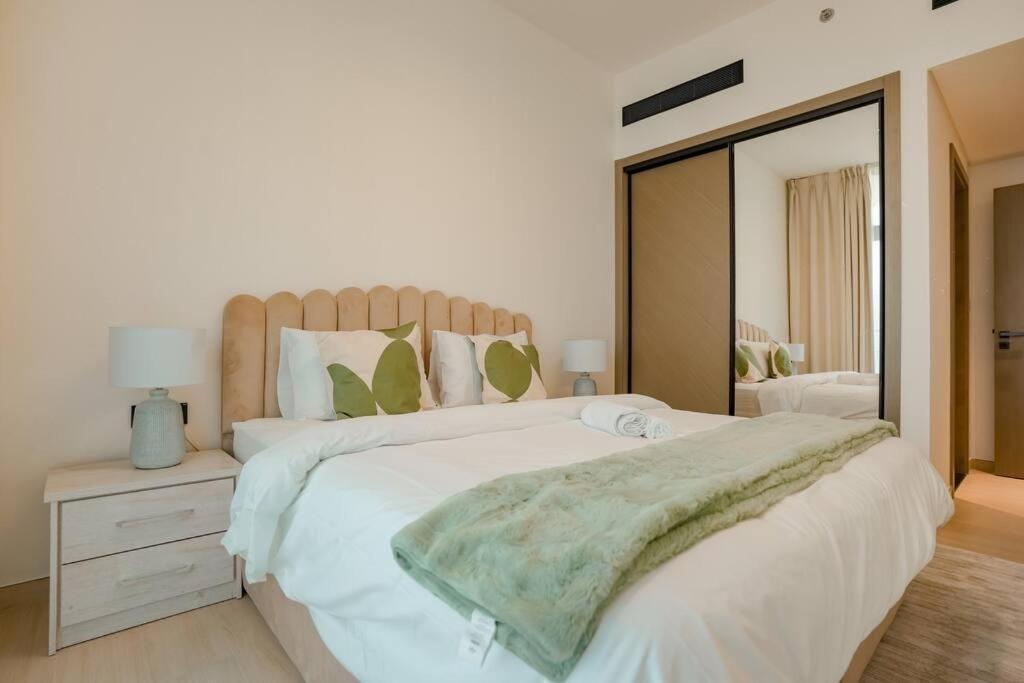 Luxury 1br In Jvc W Pool Gym Parking And Close To Attractions * Dubai