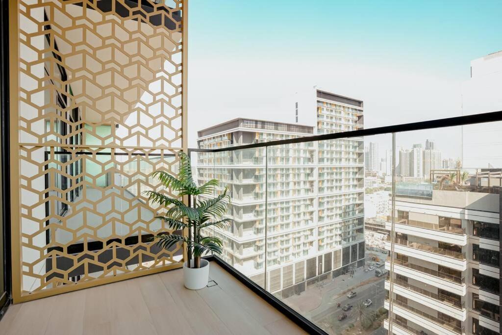 Luxury 1br In Jvc W Pool Gym Parking And Close To Attractions Apartment