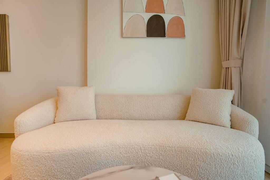 Apartment Luxury 1br In Jvc W Pool Gym Parking And Close To Attractions Dubai