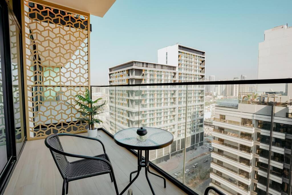 Luxury 1br In Jvc W Pool Gym Parking And Close To Attractions Apartment