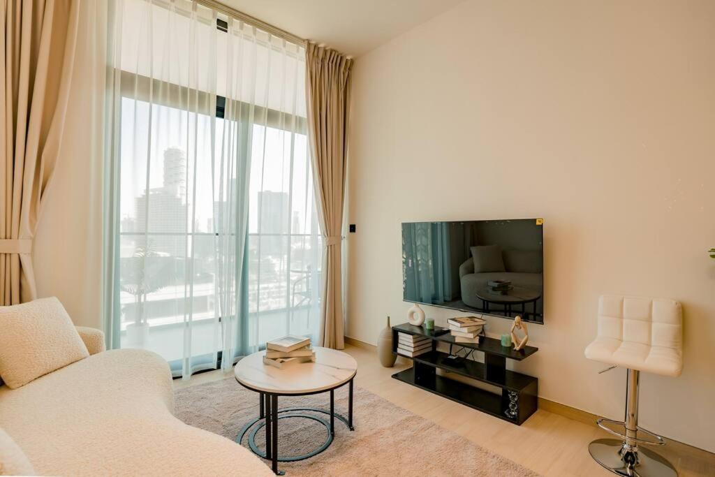 Apartment Luxury 1br In Jvc W Pool Gym Parking And Close To Attractions