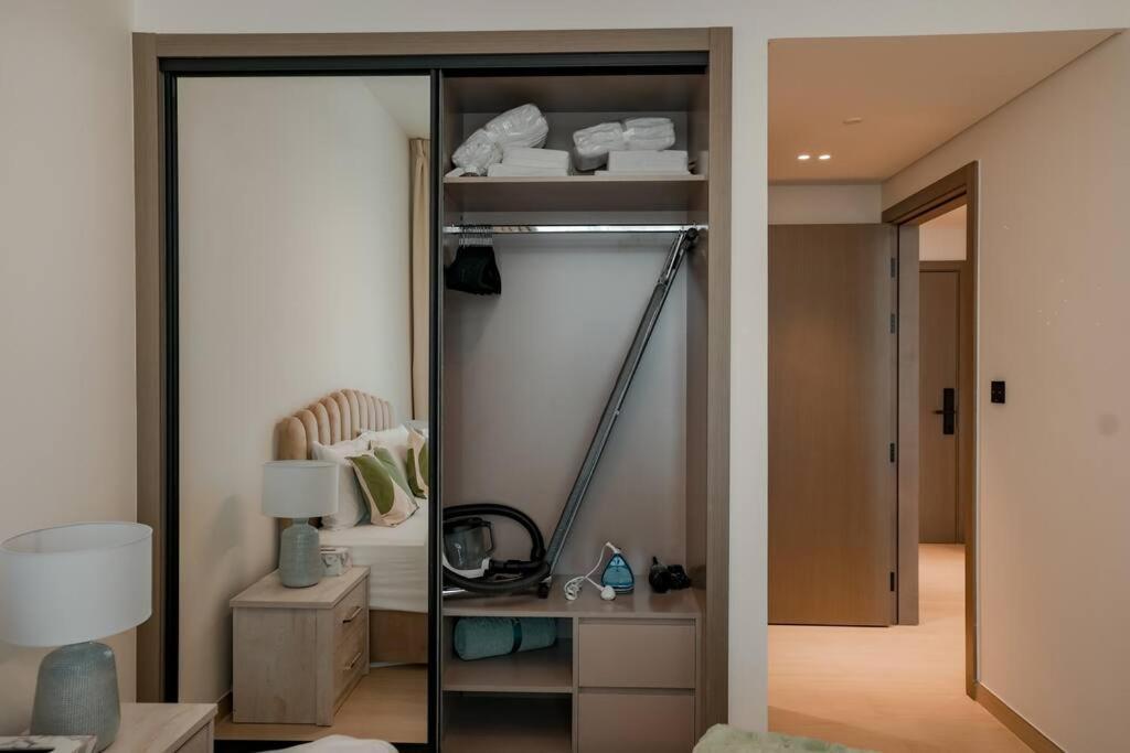 Apartment Luxury 1br In Jvc W Pool Gym Parking And Close To Attractions Dubai