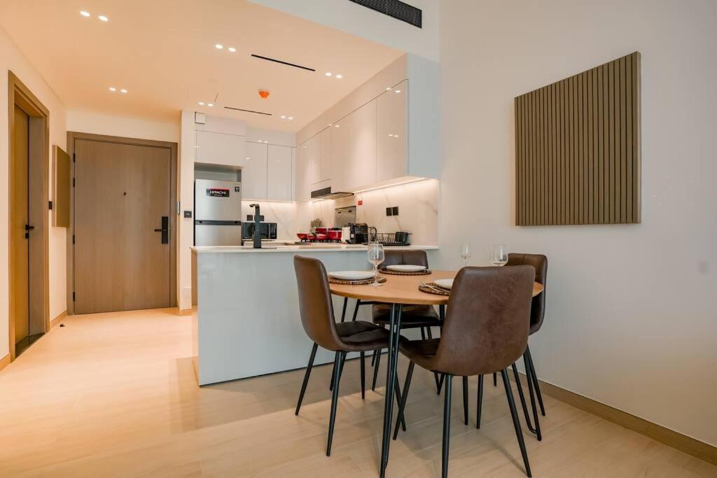 Apartment Luxury 1br In Jvc W Pool Gym Parking And Close To Attractions