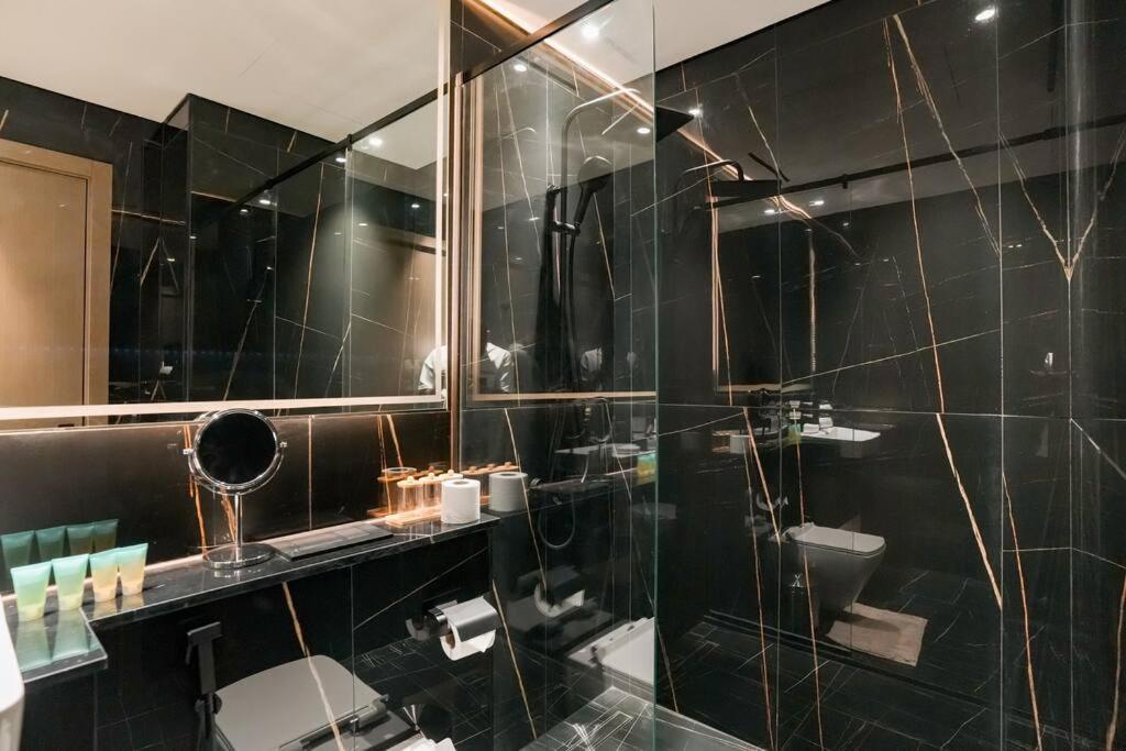 Apartment Luxury 1br In Jvc W Pool Gym Parking And Close To Attractions Dubai