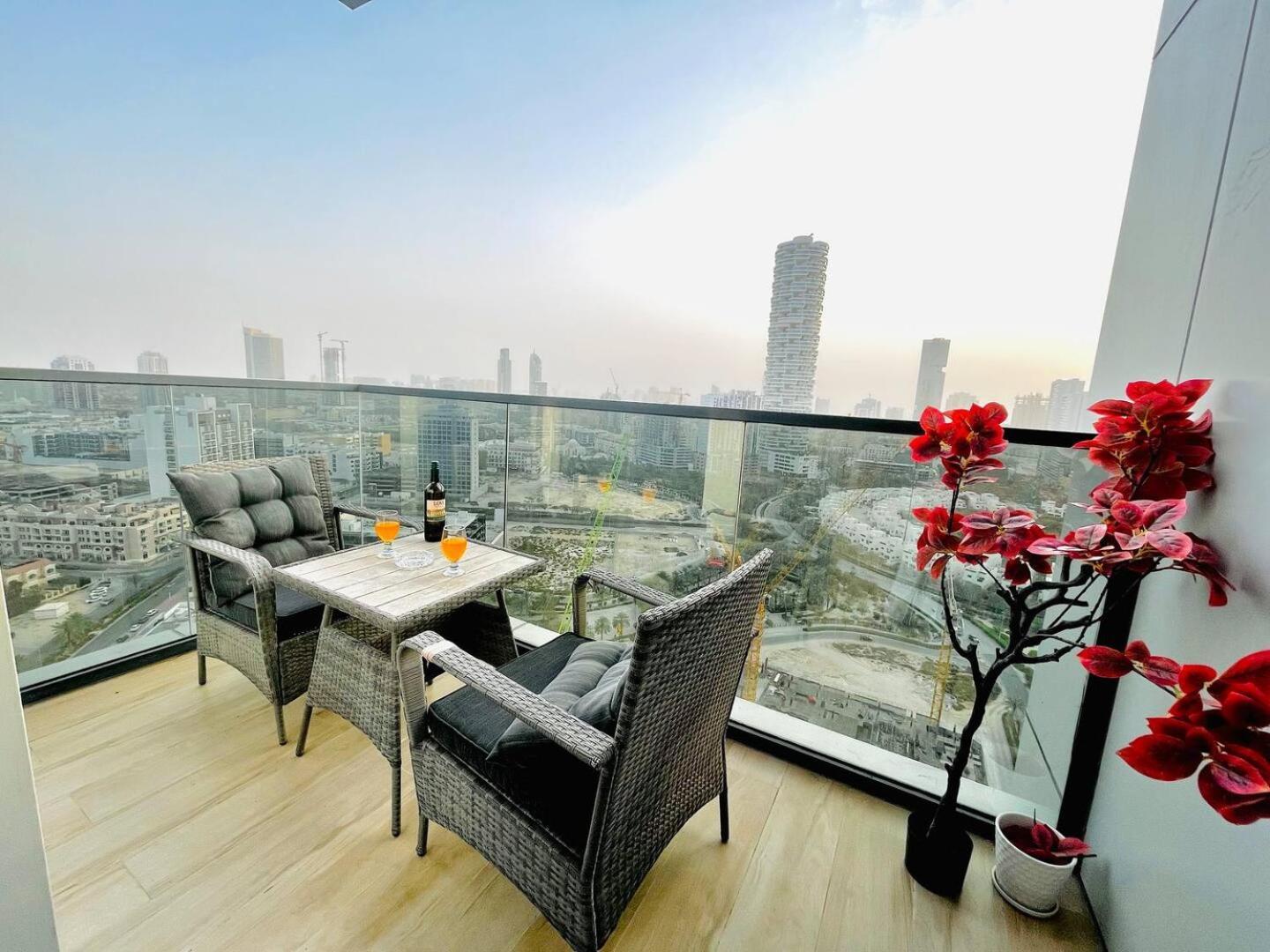 High-floor Luxurious Living In Jvc, Near Marina *