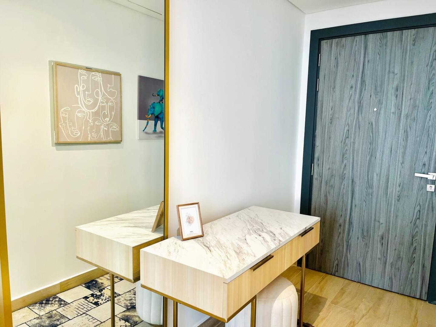High-floor Luxurious Living In Jvc, Near Marina Apartment