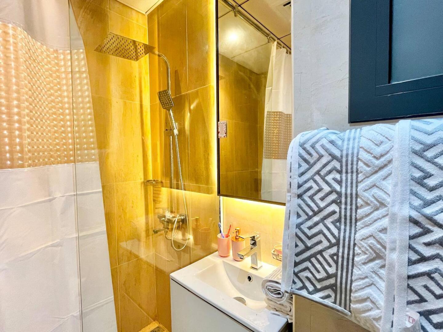 Apartment High-floor Luxurious Living In Jvc, Near Marina *