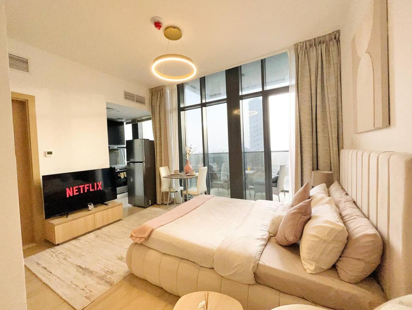 Apartment High-floor Luxurious Living In Jvc, Near Marina Dubai