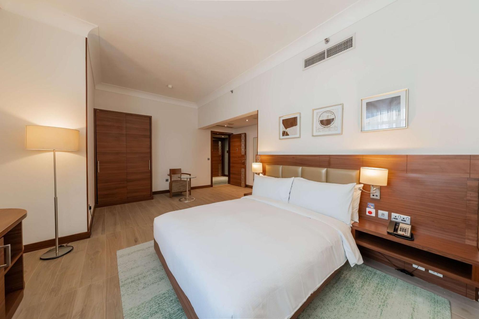 Hotel Hilton Garden Jumeirah 4*