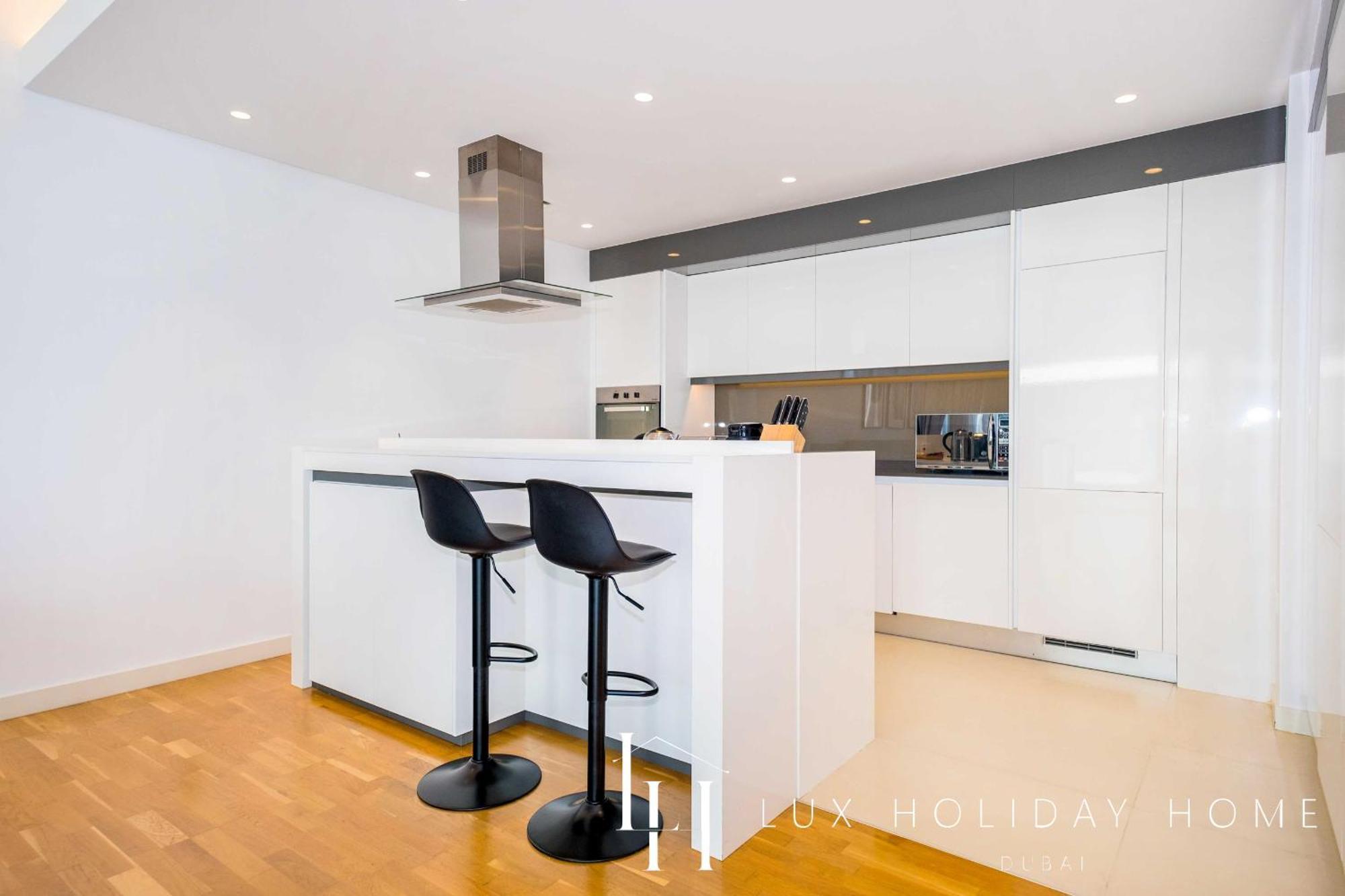 Lux - The Bluewater Island Apartment