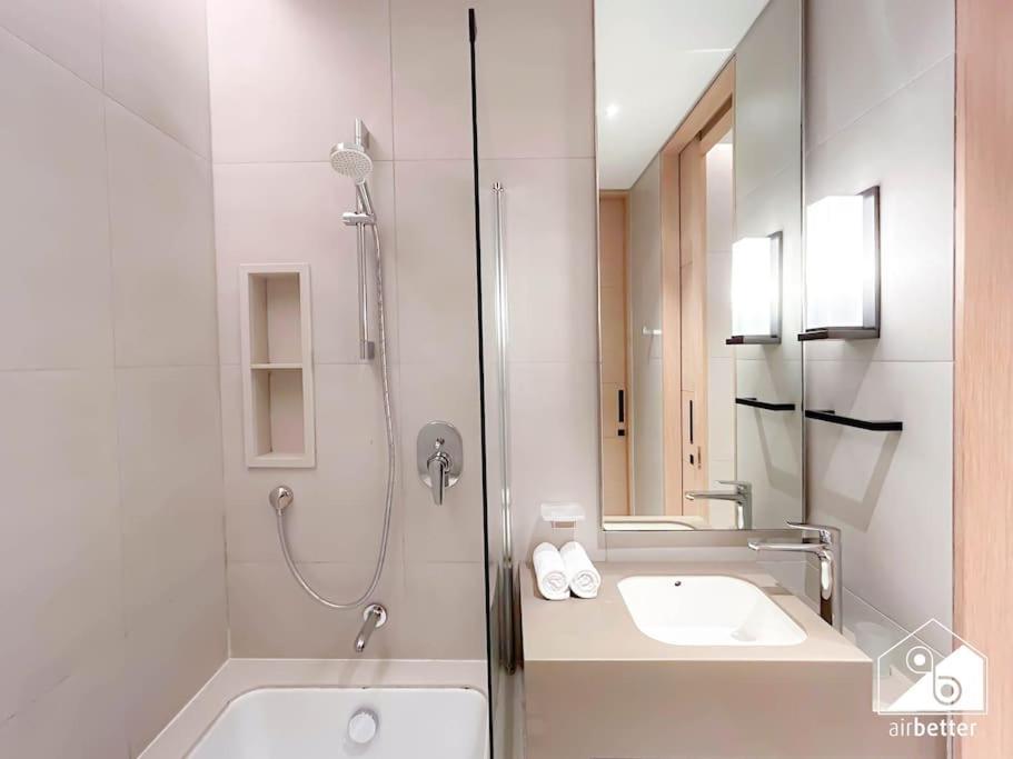 Luxury 1b Jbr Escape With Stunning Views Apartment *
