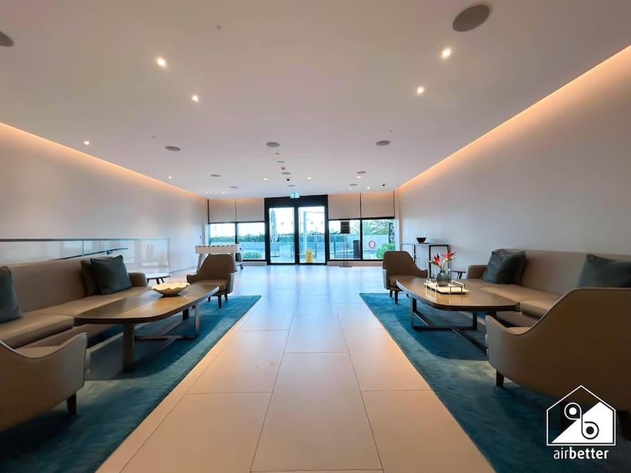 Luxury 1b Jbr Escape With Stunning Views