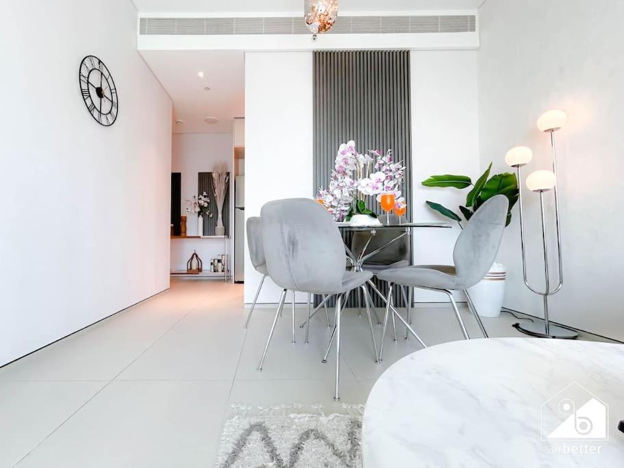 Luxury 1b Jbr Escape With Stunning Views Apartment *