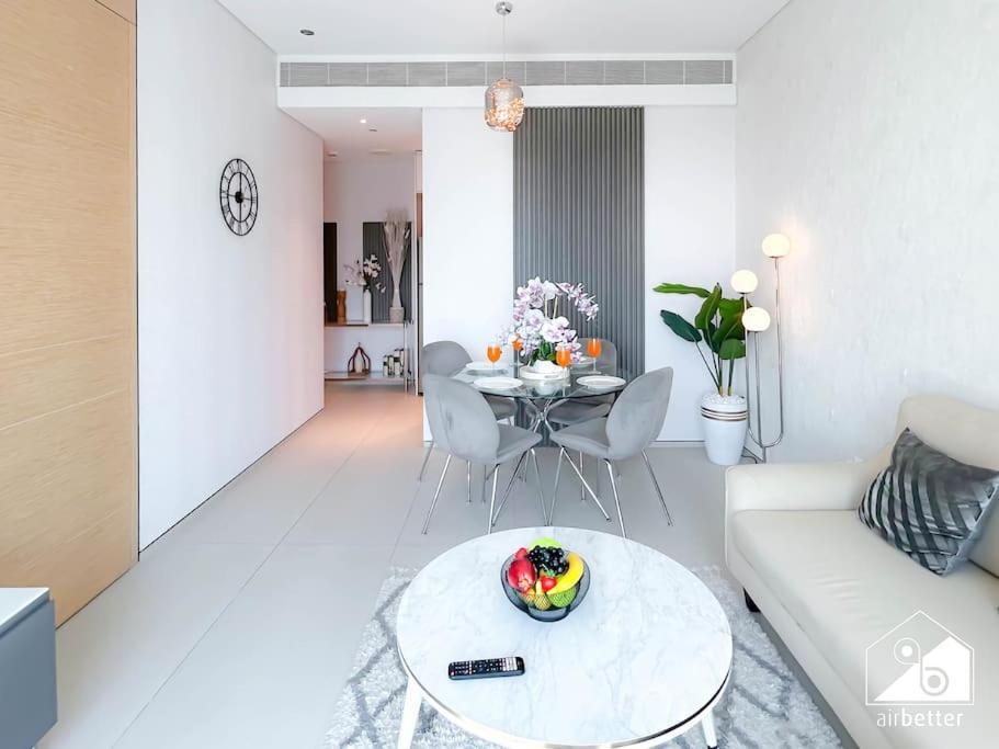 Luxury 1b Jbr Escape With Stunning Views Dubai