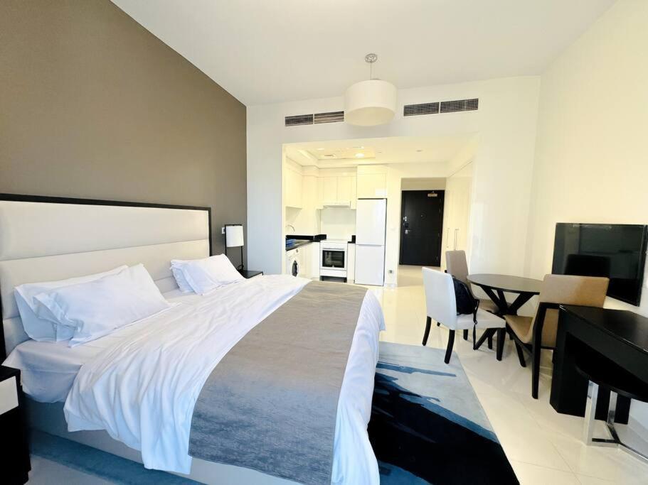 Apartment Cozy & Convenient In Jvc - Ezytrac *