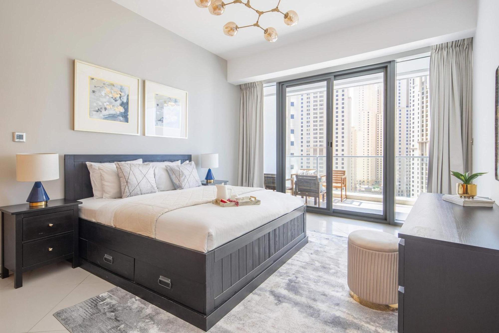 Frank Porter - Trident Grand Apartment