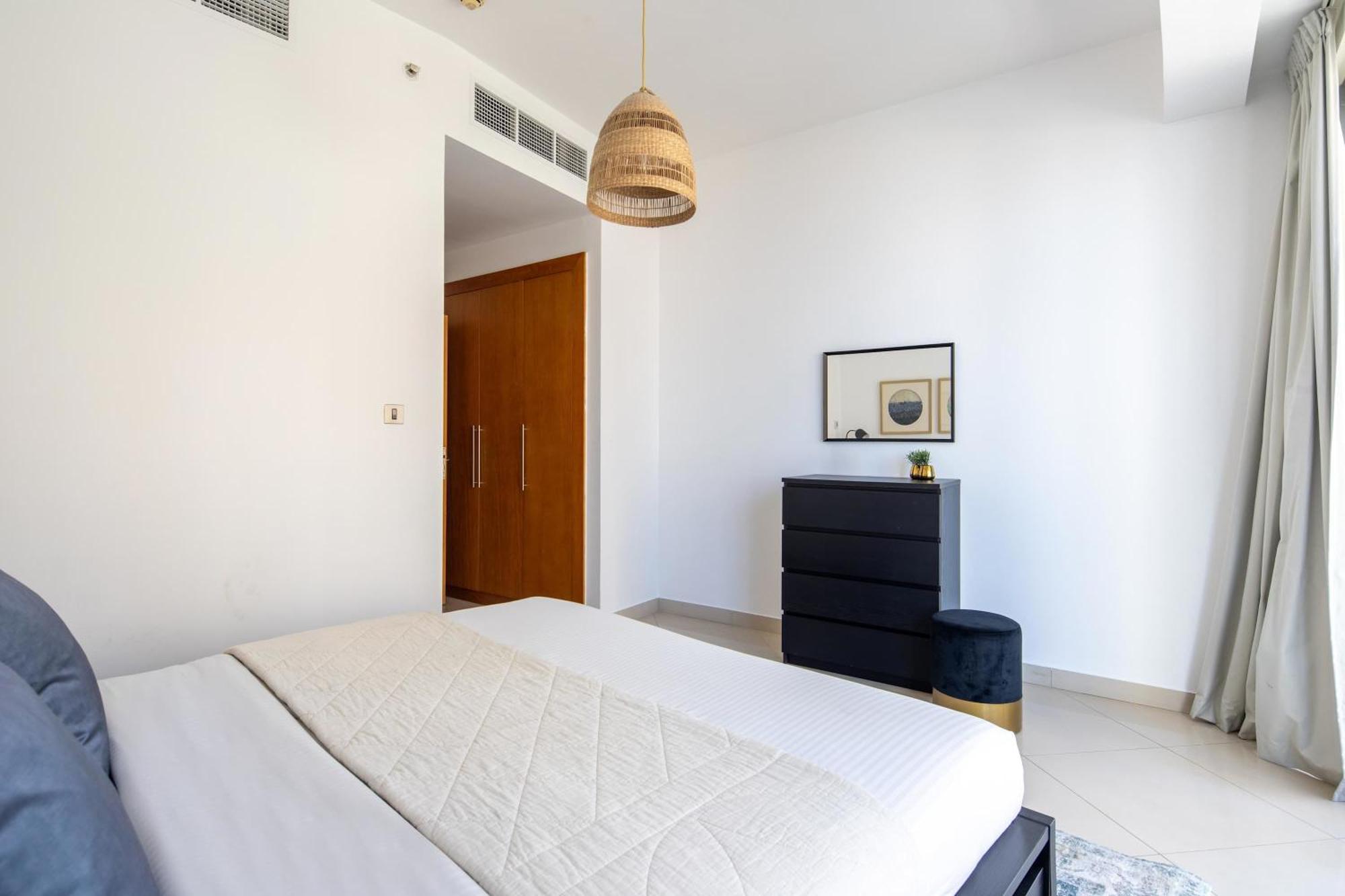 Frank Porter - Trident Grand Apartment Dubai