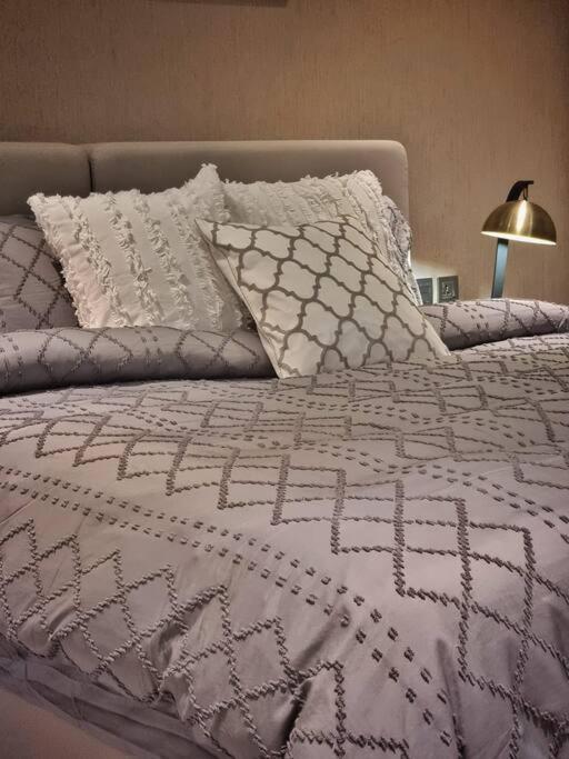 2 Bedroom Damac Prive * Dubai