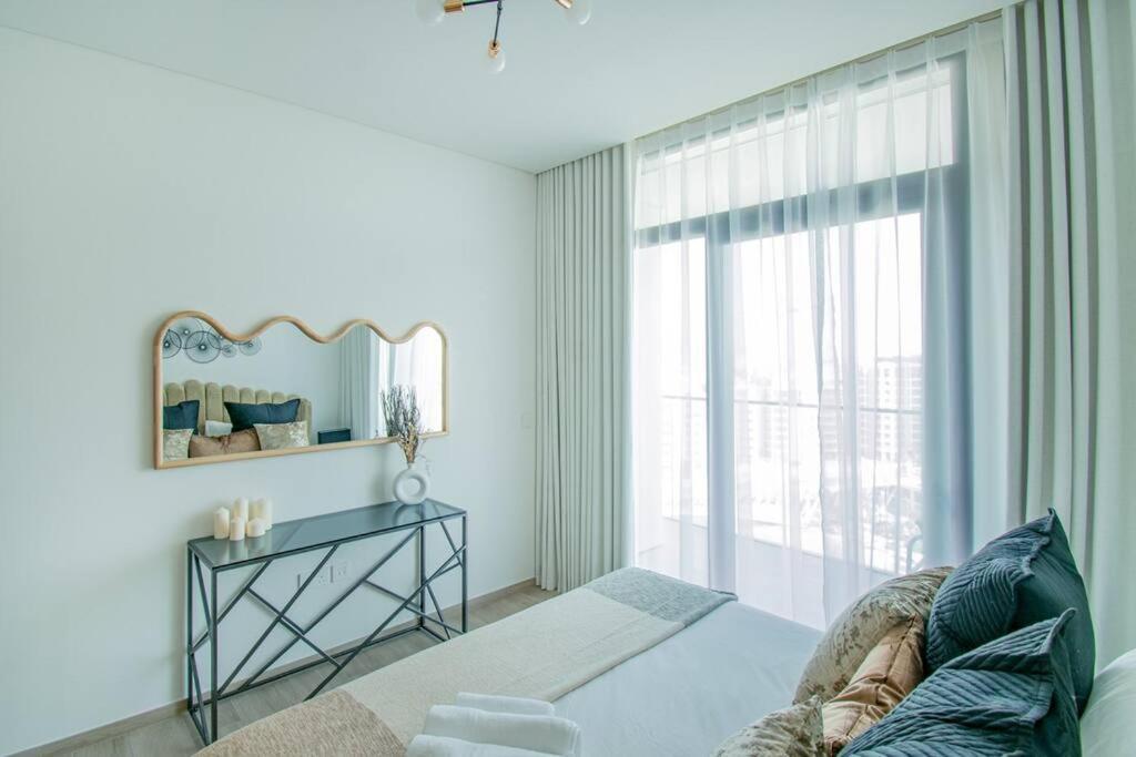 Apartment Waves - Luxurious 11th Floor Retreat In Palace Residences Dubai