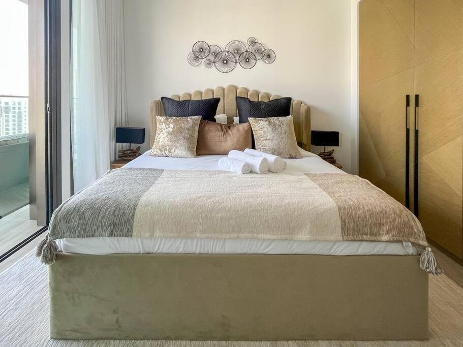 Apartment Waves - Luxurious 11th Floor Retreat In Palace Residences *