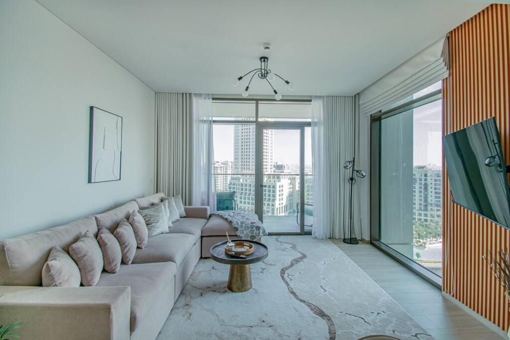 Waves - Luxurious 11th Floor Retreat In Palace Residences Apartment Dubai