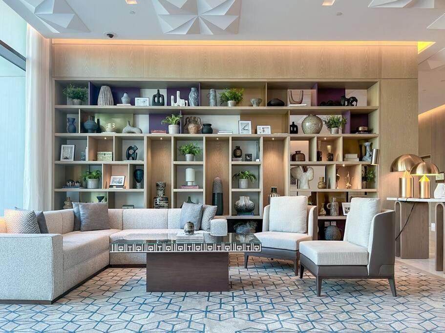 Waves - Luxurious 11th Floor Retreat In Palace Residences