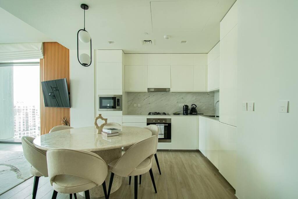 Apartment Waves - Luxurious 11th Floor Retreat In Palace Residences *