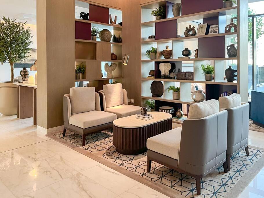 Apartment Waves - Luxurious 11th Floor Retreat In Palace Residences *