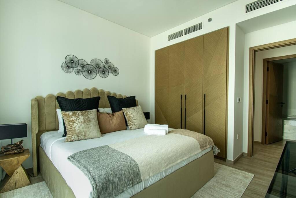 Apartment Waves - Luxurious 11th Floor Retreat In Palace Residences
