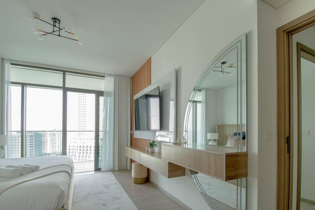 Waves - Luxurious 11th Floor Retreat In Palace Residences * Dubai
