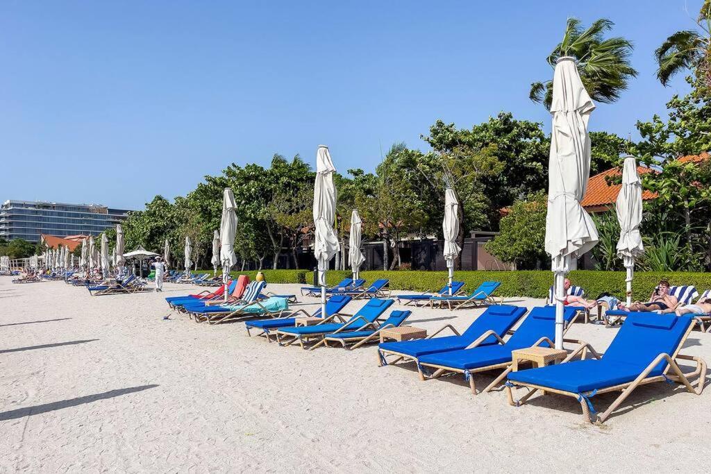 Palm Jumeirah Sea View 1bdr Apartment *
