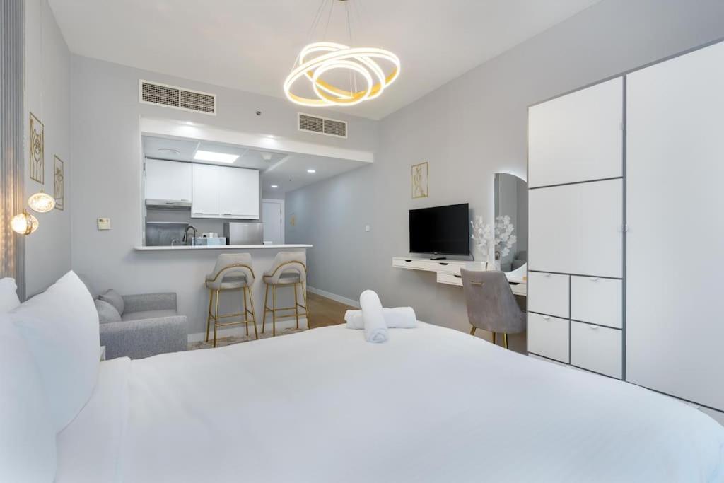 White Sage Stunning New In Marina