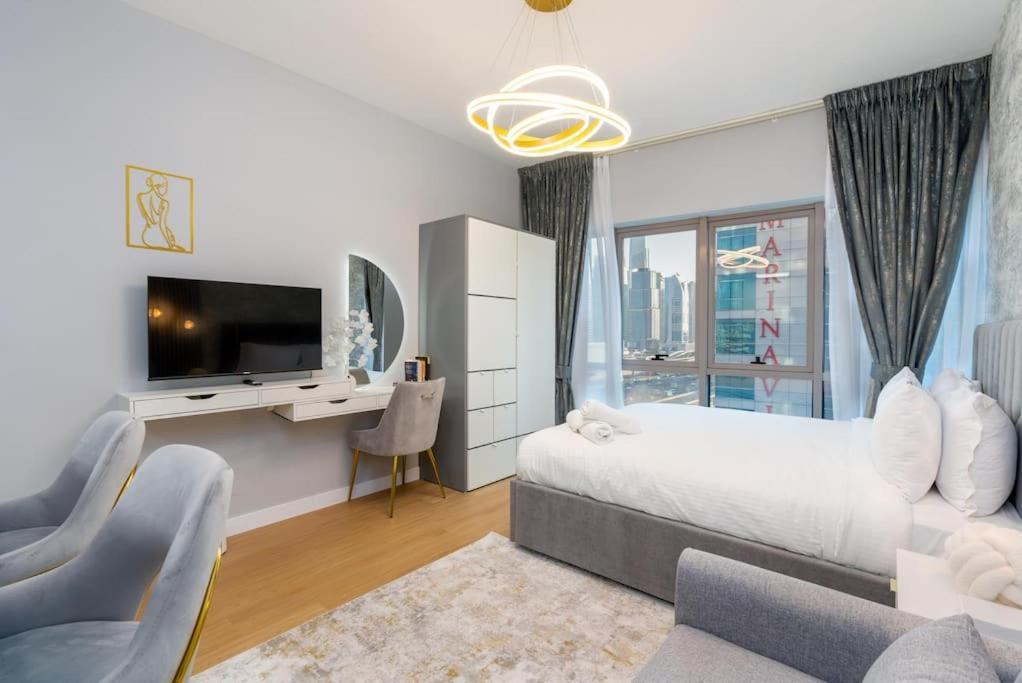 White Sage Stunning New In Marina Apartment *