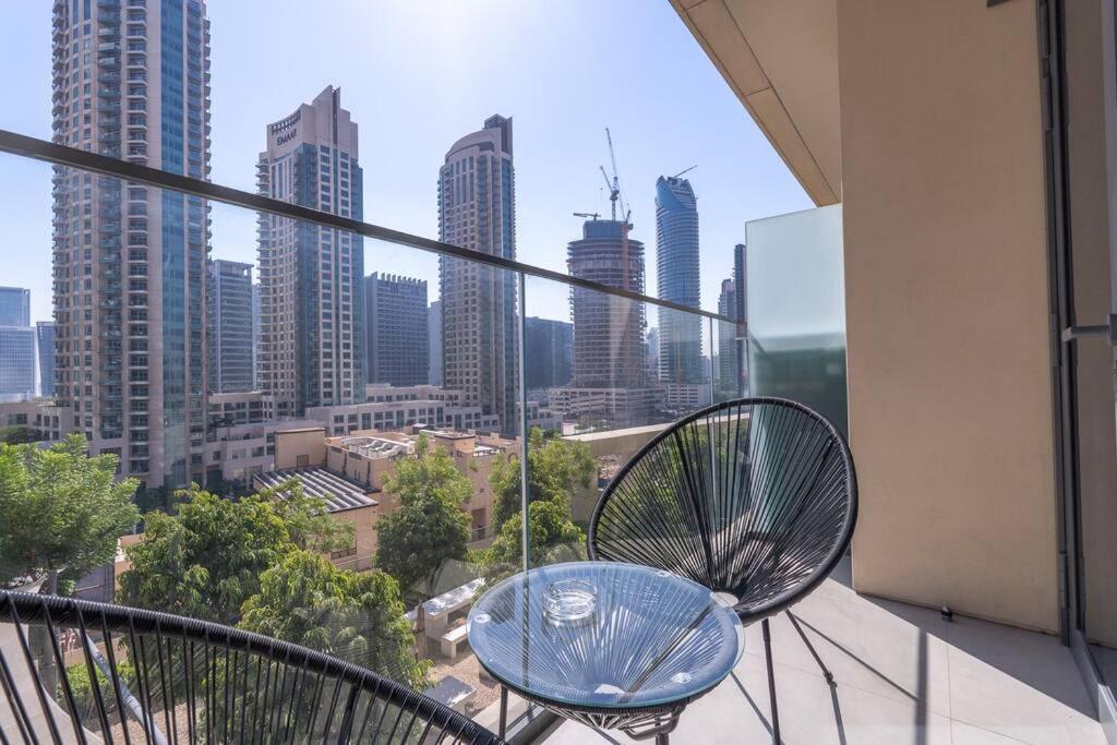 Stylish Urban Living - 1-bedroom In Burj Royale * Dubai