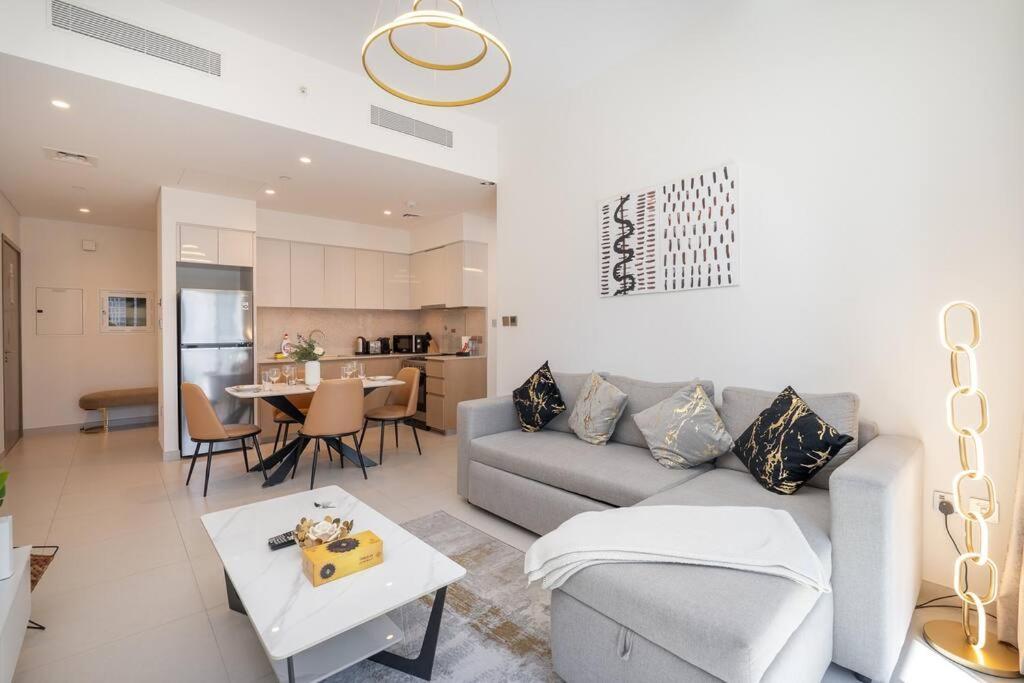 Stylish Urban Living - 1-bedroom In Burj Royale *